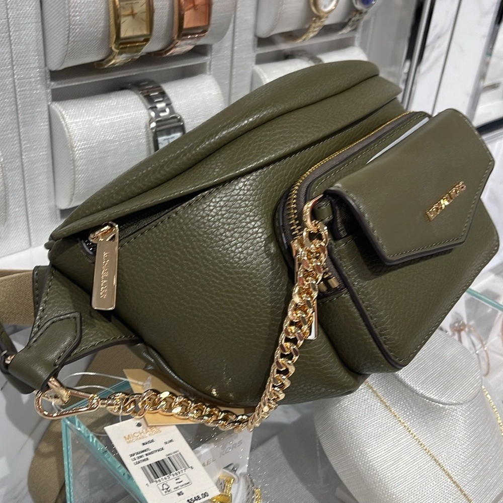 Michael Kors Maisie Large Pebbled Leather 2-in-1 Sling Waist Fanny Pack
Belt Bag - Picture 13 of 16